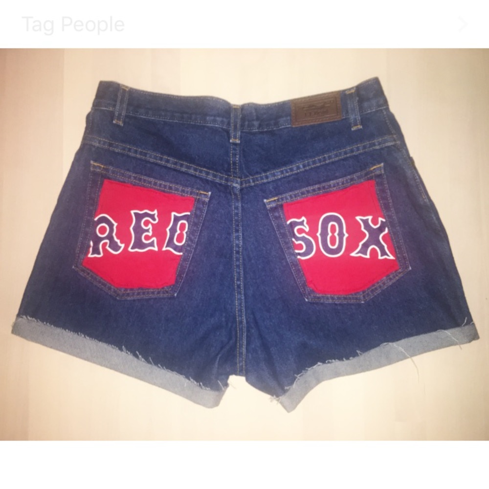 Vintage high-waisted cutoffs with Red Sox emblem - Picture 2 of 3